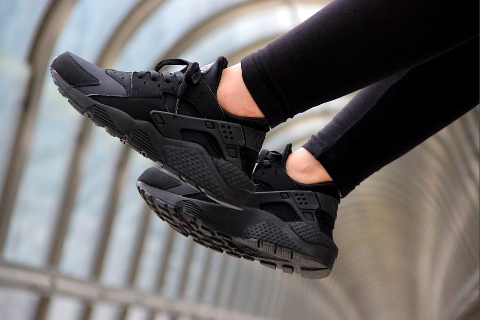 nike huarache femme noir et gris